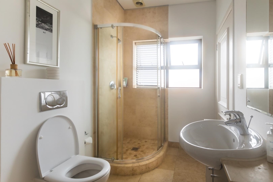 To Let 2 Bedroom Property for Rent in Green Point Western Cape